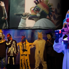 Mugre Sur es un grupo de hip hop ecuatoriano conocido por sus letras de crítica social y política.