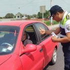 La Comisión de Tránsito del Ecuador controla la actividad operativa de los servicios de transporte terrestre, tránsito y seguridad vial .