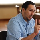 Wilson Gómez es el candidato del partido SUMA que reemplaza a Jan Topic en los comicios 2025; él es psicólogo clínico.