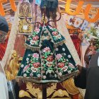 Las madres del Monasterio de El Carmen presentaron el traje que vestirá el Niño Viajero en el pase del 24 de diciembre.