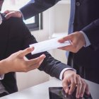 Referencial. Los empleadores, por ley, deben pagar un sueldo adicional durante el mes de diciembre.