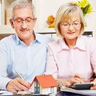 Referencial. Las personas mayores de 65 años tienen derecho a la devolución del IVA.