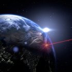 Referencial. La Tierra recibe un mensaje enviado por láser.