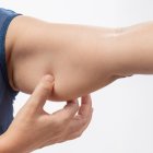 A partir de los 50 años, mantener los brazos firmes y definidos puede convertirse en un desafío.