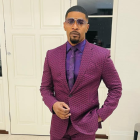 Jamie Foxx es un actor, comediante, cantante y productor estadounidense reconocido por su versatilidad en la industria.