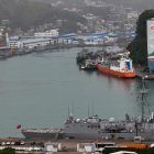Buques de la Armada y de la guardia costera de Taiwán están anclados en el puerto de Keelung en la ciudad de Keelung, Taiwán, el 11 de diciembre de 2024.
