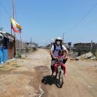 Trabajan para superar la situación de pobreza en la que viven millones de personas