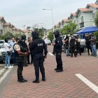 Resultados. Un total de 16 viviendas fueron allanadas. En ellas se encontraron armas, municiones, drogas, uniformes militares, entre otros artículos.