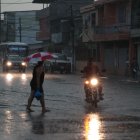 La lluvia de este jueves 12 de diciembre sorprendió a los guayaquileños
