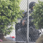 Dos bultos embalados fueron hallados en el Complejo Judicial Albán Borja, en el norte de Guayaquil. Resultó ser un proyecto universitario.