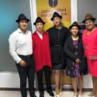 Raúl Ilaquiche, junto a su familia en su graduación como PHD.
