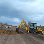 Con maquinaria pesada se desmanteló la pista clandestina en Colonche.
