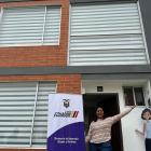 Poleth Méndes, medallista ecuatoriana, recibe una casa del Miduvi.
