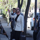 Verónica Abad en su ingreso a la audiencia.