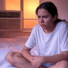 Ilustración. Con el cambio de estación, llega la sensación de calor en las noches.