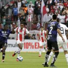 Daniel de la Cruz ha sorprendido con su velocidad y fuerte remate. El joven lateral derecho fue titular en las dos finales ante Independiente del Valle.