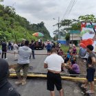 Este martes 17 de diciembre continúa el bloqueo de vías en la provincia de Napo.