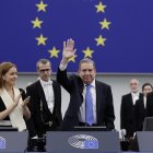 Ana Corina Sosa, hija de María Corina Machado, líder de las fuerzas democráticas de Venezuela, el candidato presidencial Edmundo González Urrutia y Roberta Metsola, presidenta del Parlamento Europeo, en la entrega del Premio Sájarov.