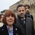 Gisele Pelicot y sus abogados a su llegada al Tribunal de Avignon, este jueves 19 de diciembre.