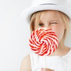 Algunos alimentos atractivos para niños pueden contener colorantes tóxicos