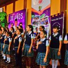 Atención. Estudiantes aportan con actividades lúdicas.