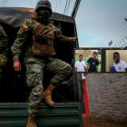 Los padres de los menores desparecidos han acudido a la Fiscalía y a la Policía para denunciar el caso y solicitar su localización.