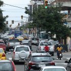 El Concejo Cantonal de Guayaquil debatió retomar el cobro del impuesto a vehículos.