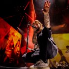 Matthew Charles Sanders, más conocido como M. Shadows, cantante del grupo Avenged Sevenfold, cabeza del cartel de este festival.