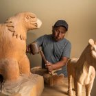 El trabajo de Elías Orrala es un claro ejemplo de cómo el arte puede ser un puente entre lo ancestral y lo moderno