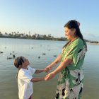 Belén junto a su hijo