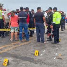 Caso. El impacto entre dos vehículos dejó varias personas heridas.