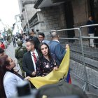 La vicepresidenta de Ecuador, Verónica Abad, intentó ingresar hacia las oficinas de la dependencia que dirige este lunes 23 de diciembre.