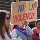 Una manifestación durante la marcha del Día Internacional de la Eliminación de la Violencia contra la Mujer en Cochabamba (Bolivia).