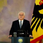 El presidente alemán, Frank-Walter Steinmeier, anuncia la decisión de disolver el Parlamento.
