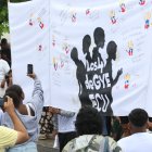 En los alrededores del Complejo Judicial de Guayaquil, los familiares se concentraron a pedir justicial