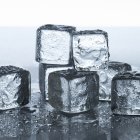 Esto es lo que dice sobre tu salud si masticas hielo constantemente