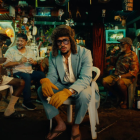 Bad Bunny en el video de su canción "PItoRro de Coco".