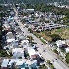 Fotografía aérea este domingo de una zona urbana de San Salvador (El Salvador). Un sismo de magnitud 6,3 tocó el país
