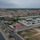 Guayaquil enfrenta grandes desafíos y oportunidades en los próximos 25 años en cuanto a su crecimiento urbanístico. Expertos coinciden en que el futuro de la urbe dependerá de una planificación integral que considere no solo la expansión territorial, sino también la optimización de sus recursos y la consolidación del área metropolitana conocida como el Gran Guayaquil.