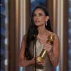 Demi Moore durante su discurso cuando recibió su primer Globo de Oro como Mejor Actriz por su papel en "La Sustancia".