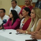 Encuentro. Candidatos y delegados de organanizaciones políticas participaron del sorteo del temas y orden de intervención del debate vicepresidencial de las elecciones de febrero próximo.