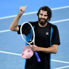 El estadounidense de 27 años es actualmente 137 en la ATP. Venció en cuartos de Brisbane al exnúmero #1 Djokovic 6-3, 6-4.