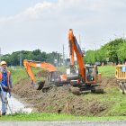 Este martes 7 de enero, maquinaria pesada y personal de la Prefectura del Guayas realizaban trabajos preliminares en el kilómetro 18 de la vía Durán - Boliche.