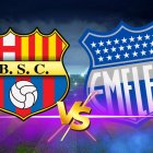 Clásico del Astillero para la Noche Amarilla en Guayaquil.