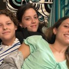 Cristina con sus hermanas Ca