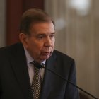 El líder opositor venezolano Edmundo González Urrutia habla en el Palacio Nacional de Santo Domingo