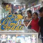 Festejo. Los locales para hallar recuerdos son los más visitados en la ciudad.