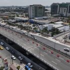 Hay cambios para la circulación vehicular entre las avenidas de las Américas e Isidro Ayora, por trabajos de construcción de la segunda fase del puente.