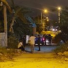 La Policía llegó a la escena del crimen. Entre los habitantes predominaba el miedo.