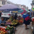 Los comerciantes de la zona del mercado Nueve de Octubre serán reubicados en dos nuevas plataformas.